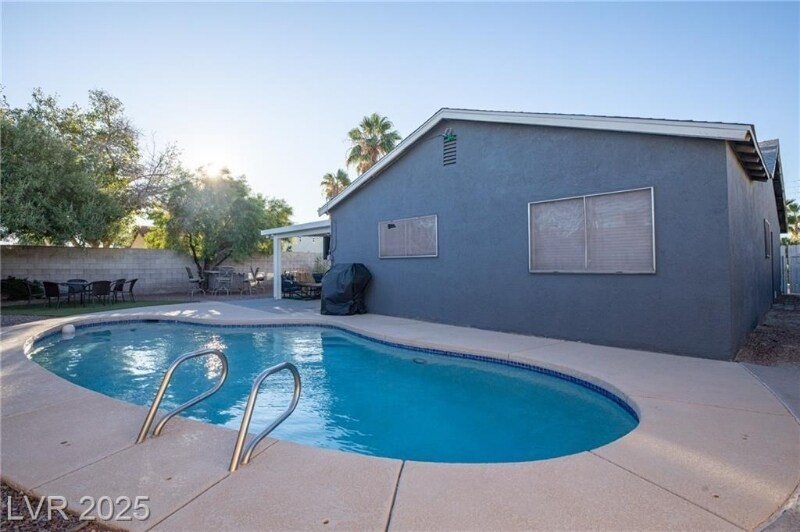 Building Photo - 2120 Wagonwheel Ave