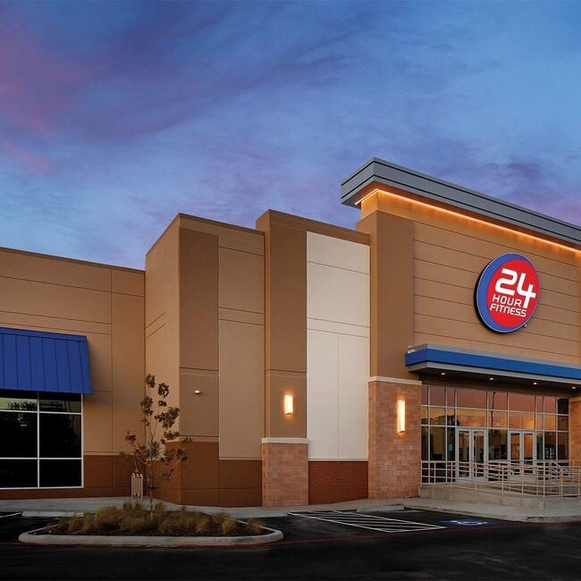 Building Photo - 1607 Willowby Dr