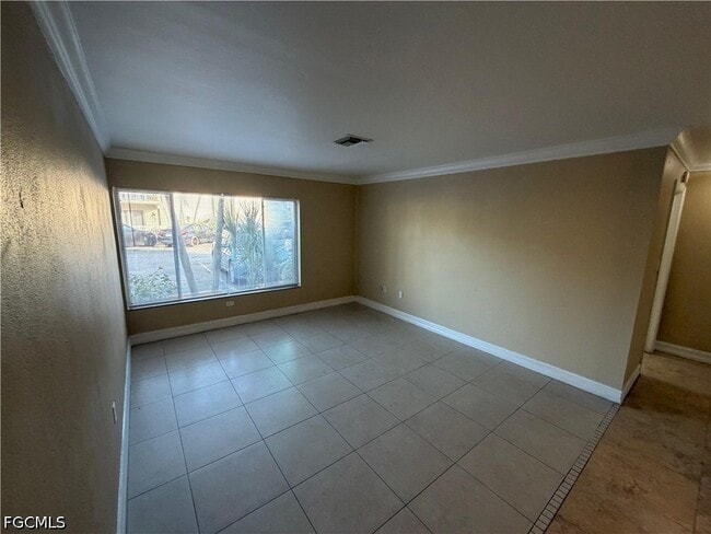 Building Photo - 1830 Maravilla Ave