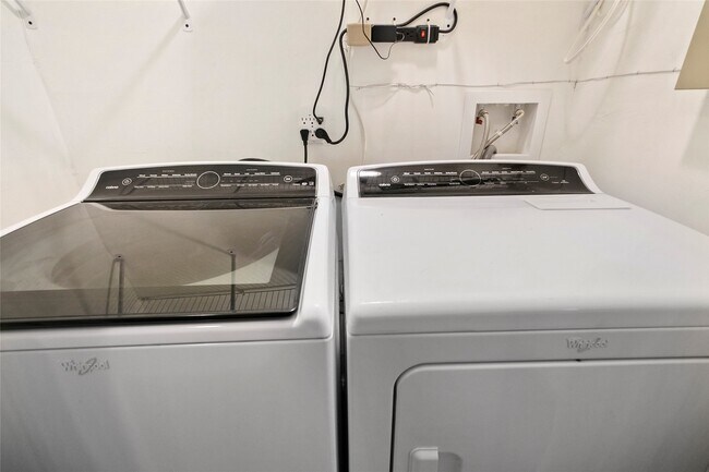 Building Photo - 5205 Verdome Ln