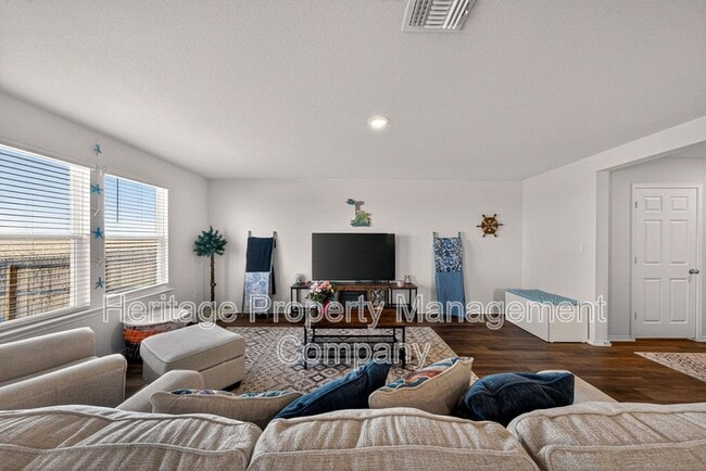 Building Photo - 4037 Bermuda Ln