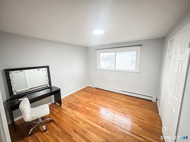 Building Photo - 1254 Reservoir Ave