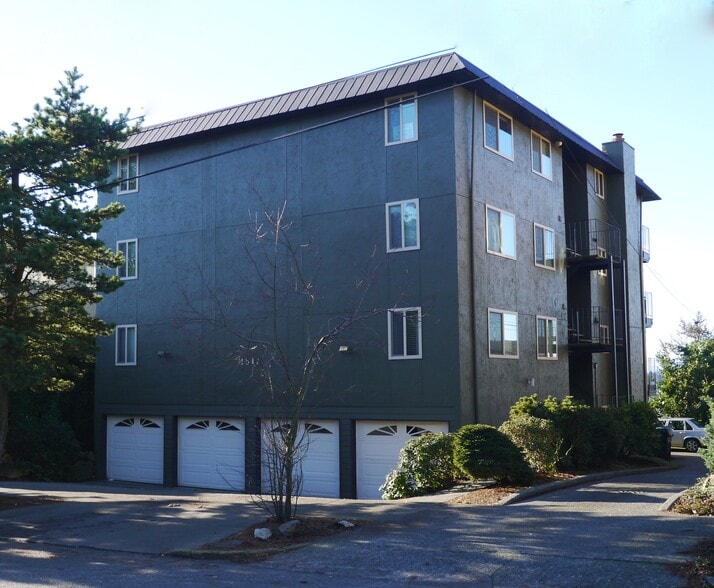 Building Photo - 4511 Greenwood Ave N