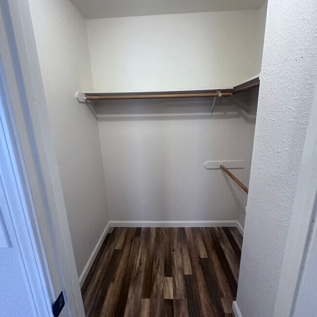 Building Photo - Must See!! Gorgeous 2 Bedroom, 2 Bathroom ...