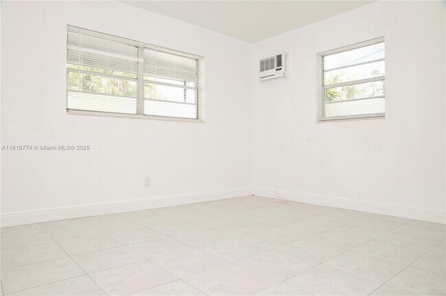Building Photo - 2206 Fillmore St