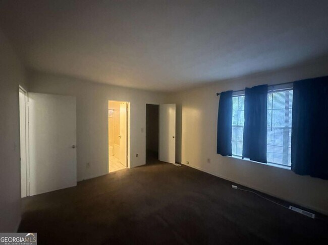 Building Photo - 313 Ridge Trail