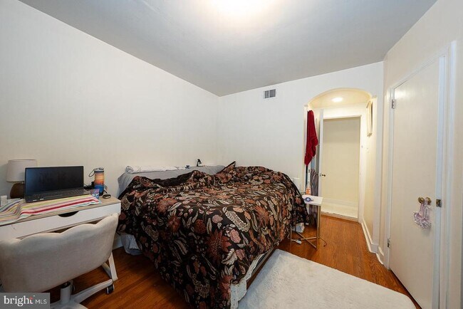 Building Photo - 2440 N 50th St