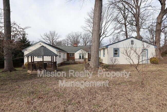 Building Photo - 8707 Mapleton Rd