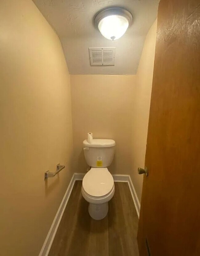 Building Photo - Welcome to your next home!