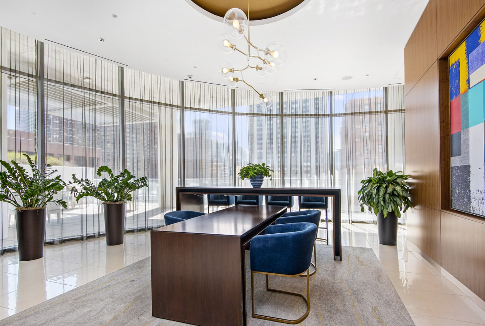 Building Photo - 1212 N La Salle Dr