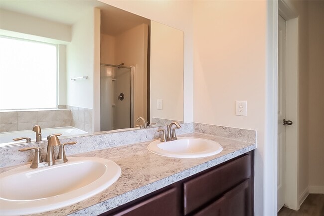 Building Photo - 705 Fallow Ln