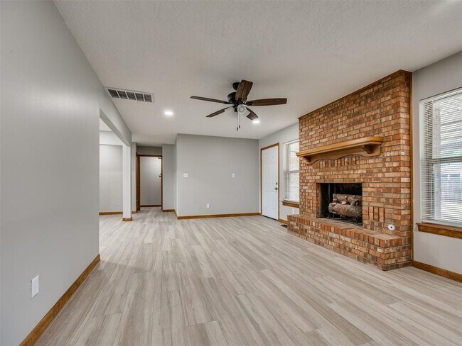 Building Photo - 412 Sundown Dr