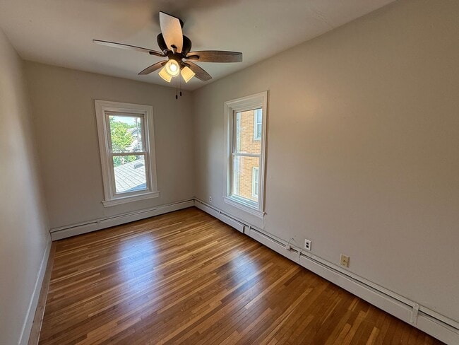 Building Photo - Beautiful 5 Bed 3 Bath Single Family Home ...