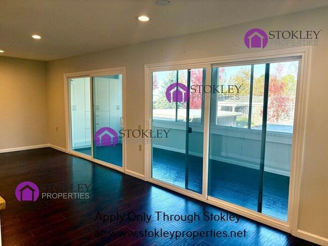 Building Photo - 1200 Singingwood Ct