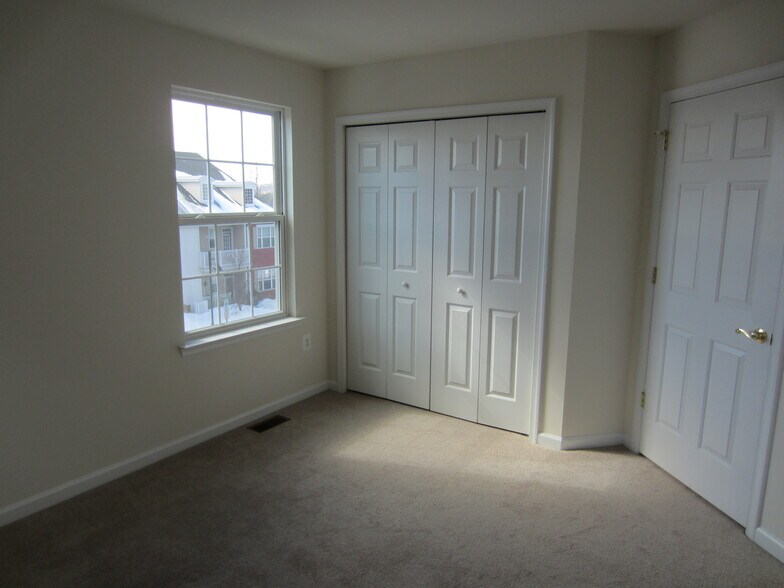 Second Bedroom - 860 Main St