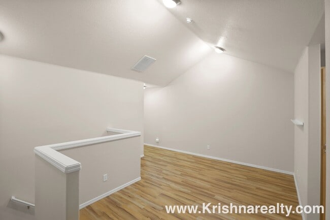 Building Photo - Lovely Home In A Excellent Location! 2 Bedrm 2.5 Bath in Arbor Reserve **PET FRIENDLY! & INTERNET...