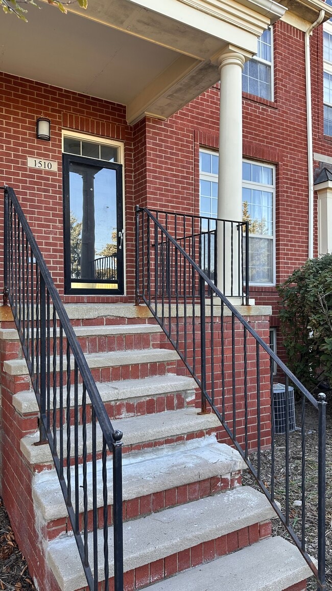 Building Photo - 1510 Devon Ln