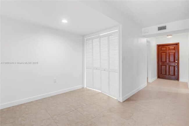 Building Photo - 3827 NE 166th St