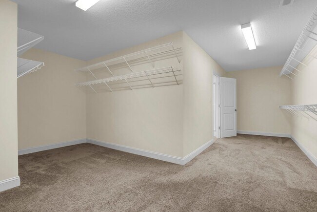 Building Photo - 427 Worsley Wy