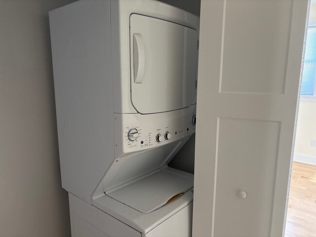 Building Photo - 81 North Ave