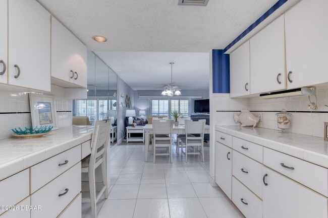 Building Photo - 2290 Ocean Shore Blvd