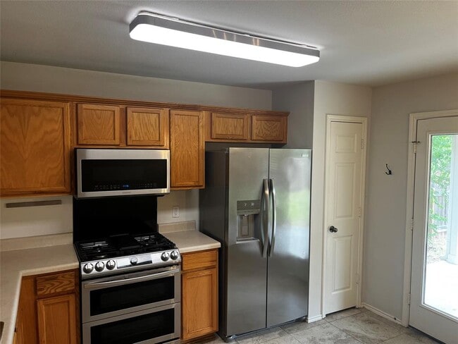 Building Photo - 2505 Wilma Rudolph Rd