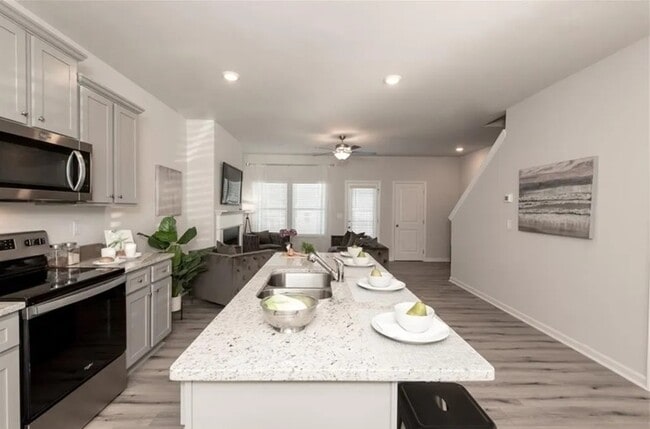 Building Photo - 11644 Mendenhall Ct