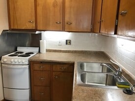 Building Photo - 2135 University Ave