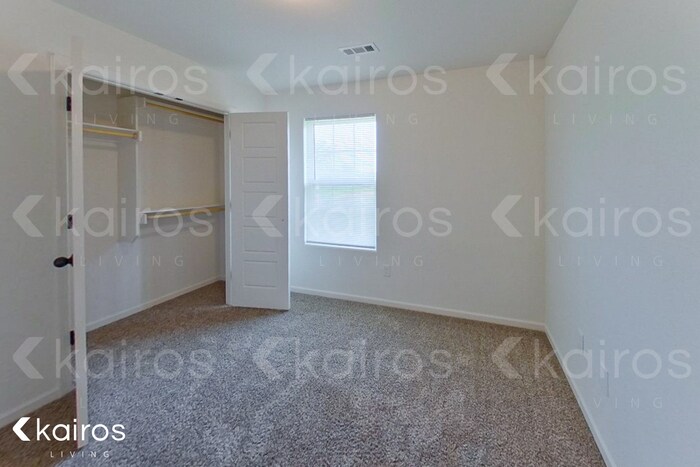 Building Photo - 202 Fieldstone Cir