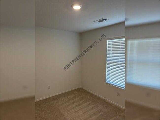 Building Photo - 122 Powder River Dr