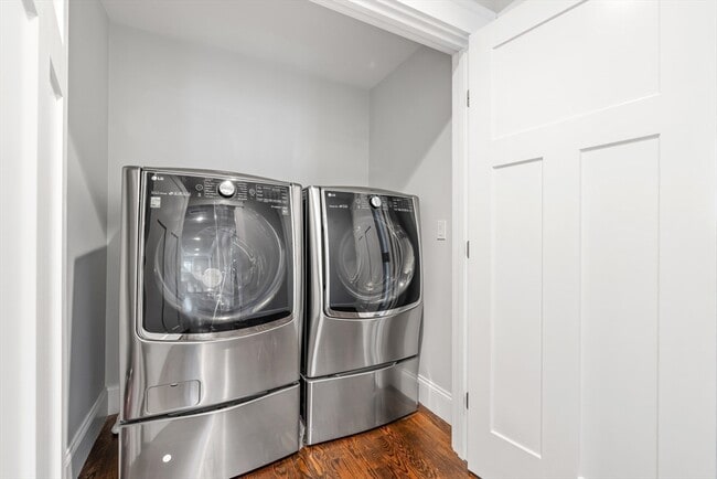 Building Photo - 53 Old Mystic St