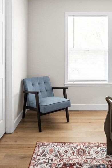 Building Photo - 3202 Grandview Way