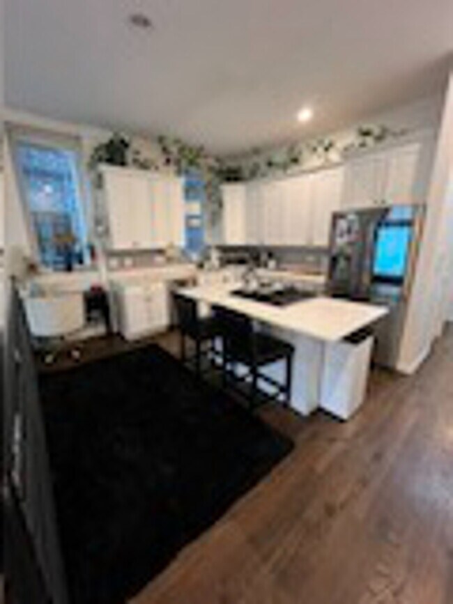 kitchen - 1617 N Campbell Ave