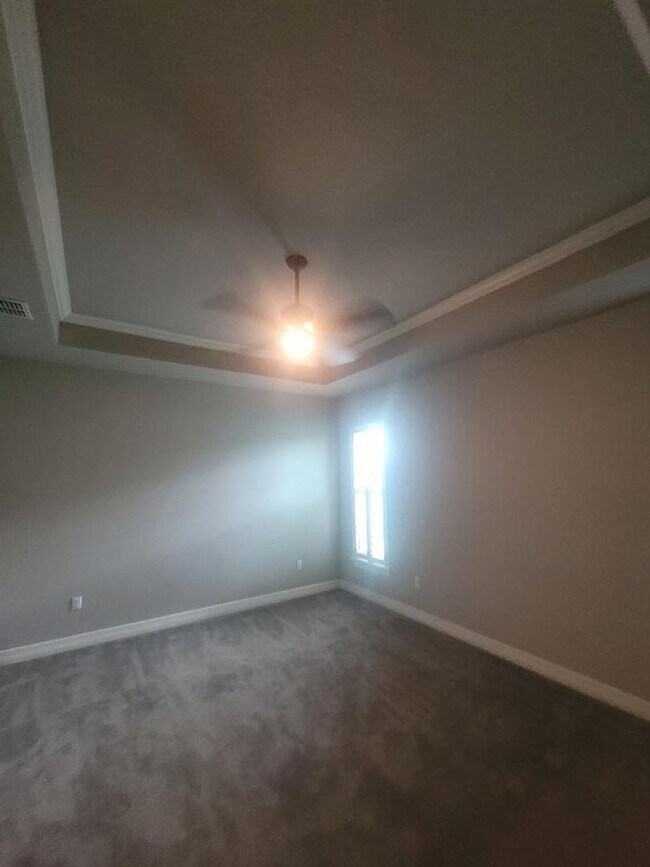Building Photo - 724 Fir Wood Ln