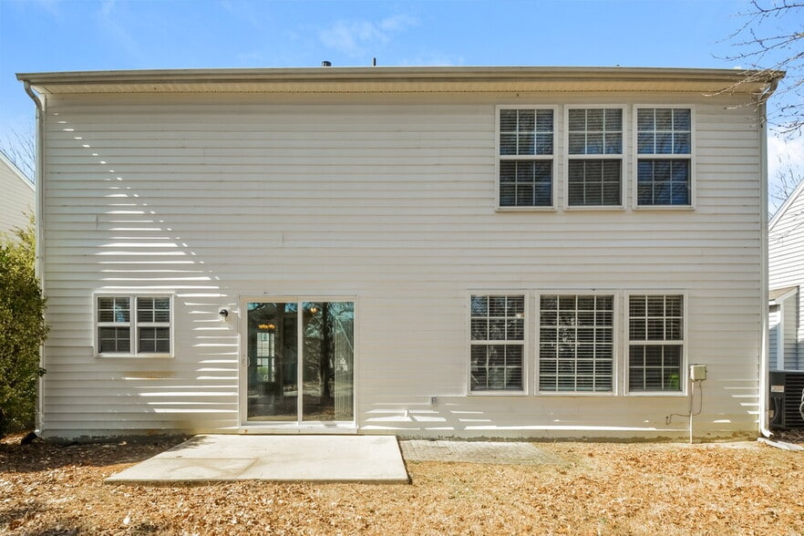 Building Photo - 5263 Little Sandy Dr