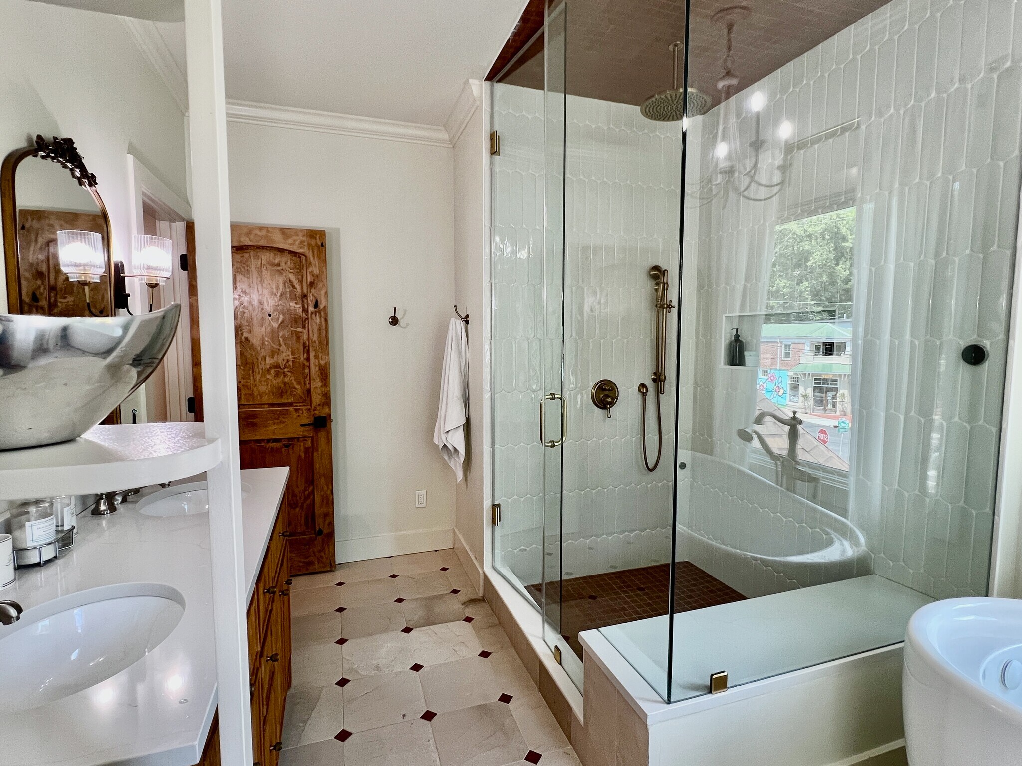 Master Bathroom - 347 Ormond St SE
