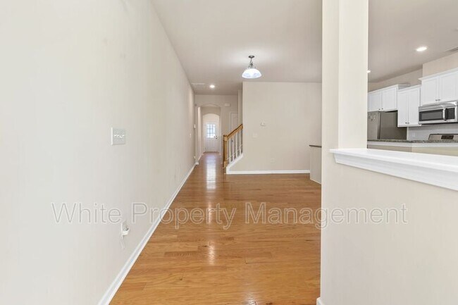 Building Photo - 5022 Mockernut Ln