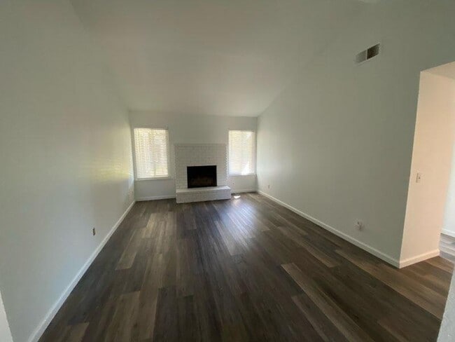 Building Photo - 4145 W Capitola Ave