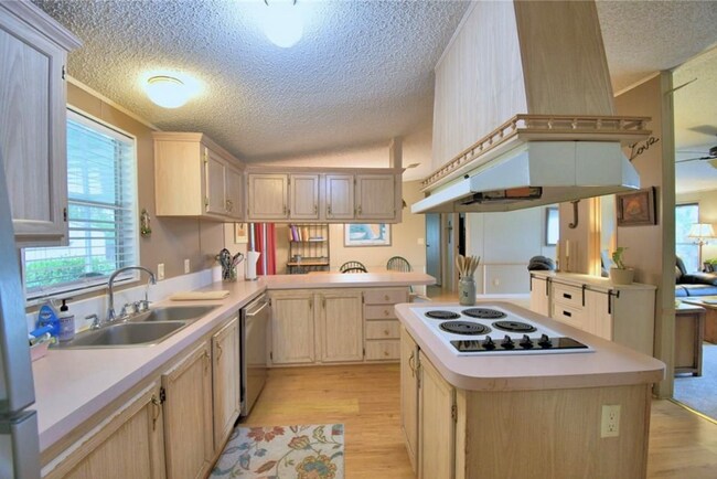 Building Photo - 6025 Fussell Rd