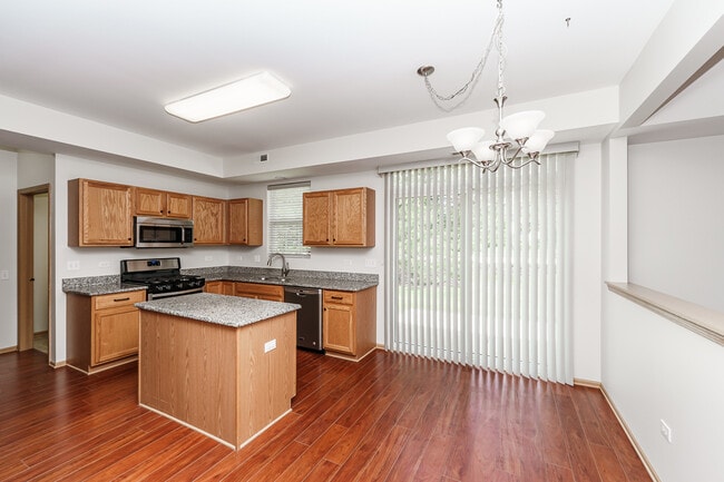 Building Photo - 14068 Palisades Ave