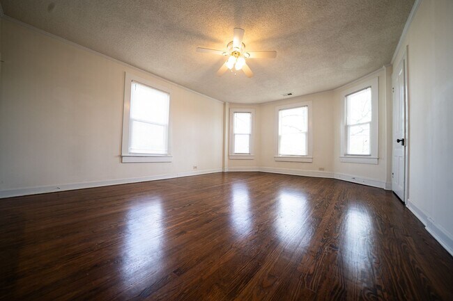 Building Photo - $250 Mo Off Special - Historic area - China Grove- 1 bed,1bath Unit