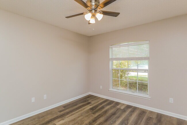 Building Photo - 1662 Sugarpine Drive