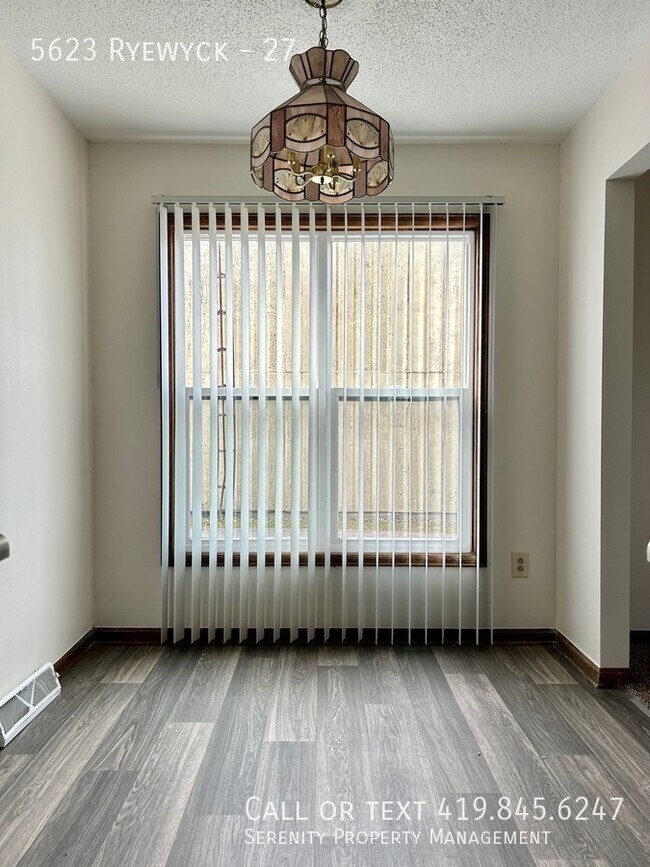 Building Photo - 5623 Ryewyck-27