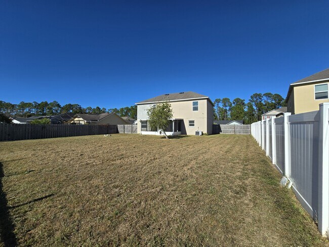 Building Photo - 127 Cedar Cir Dr