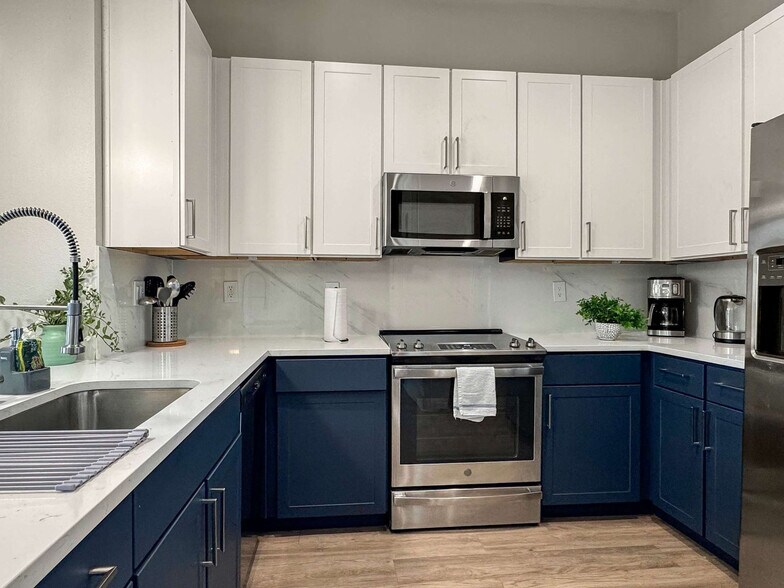 Building Photo - 2916 Indiana St