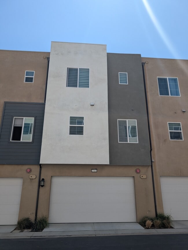 Building Photo - 27414 N Arborview Ln