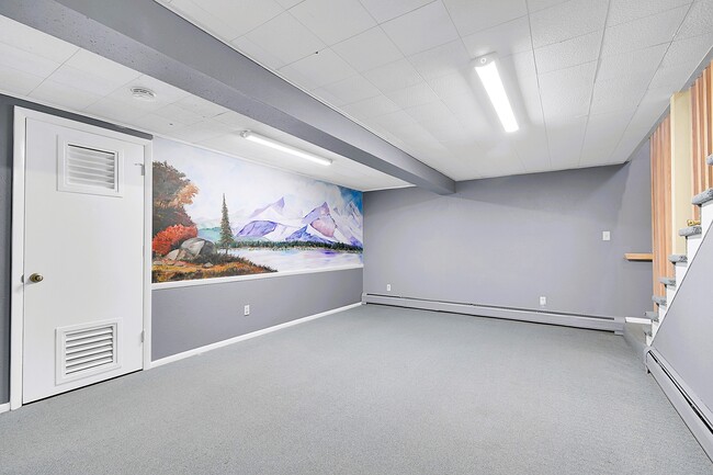 Building Photo - 27927 Circle Dr