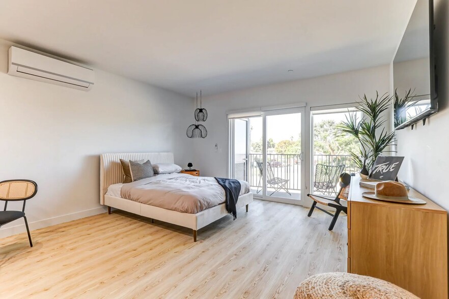 Interior Photo - Chapman Place