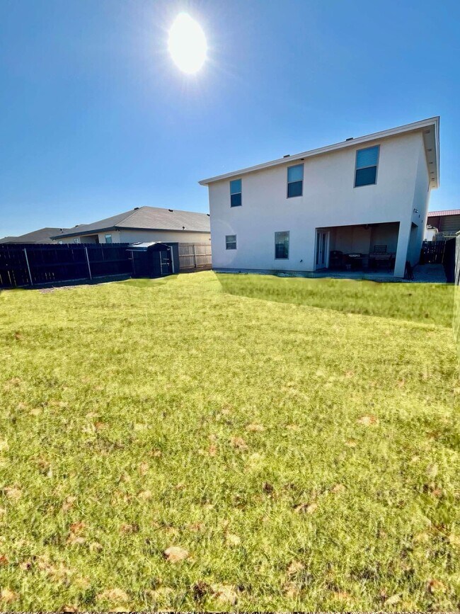 Building Photo - 403 Graneros Ave