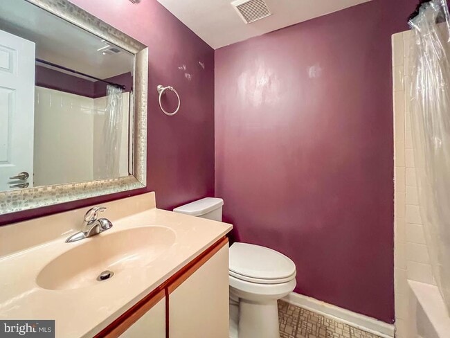 Building Photo - 9015 Hopkins Ct